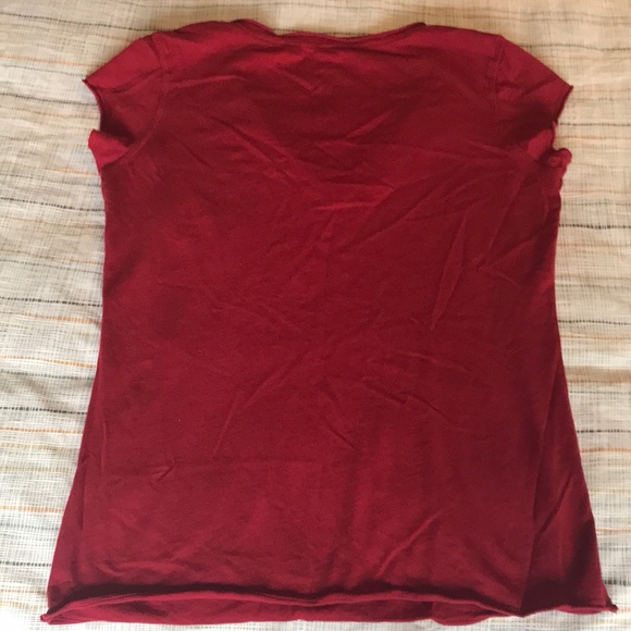 Gap (RED) tshirt - Picture 3 of 3